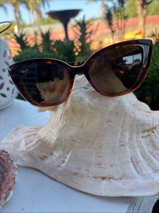 Maui Jim Accessories - Maui Jim Tortoise Shell Cat-Eye Sunglasses with Dark Lenses